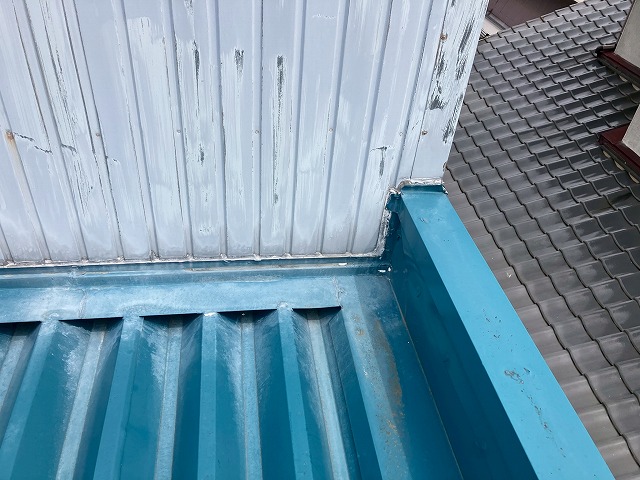 定期塗装が推奨される折板板金